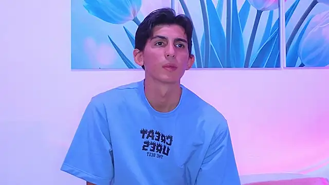 Snapshot of Ana_and_Leo chatting on 12/04/25, 02:38 Ana and Leo online show from 12/04/25, 02:38