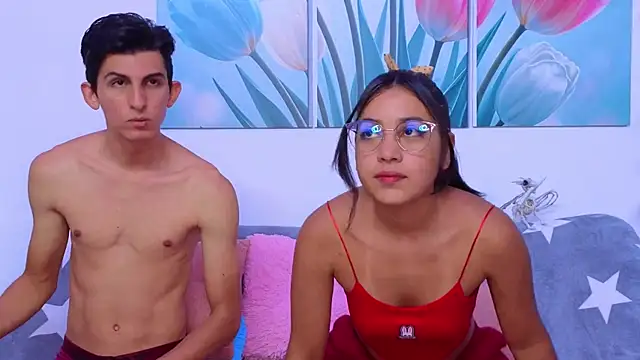 Snapshot of Ana_and_Leo chatting on 10/21/25, 02:16 Ana and Leo online show from 10/21/25, 02:16