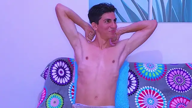 Snapshot of Ana_and_Leo chatting on 01/07/26, 04:12 Ana and Leo online show from 01/07/26, 04:12