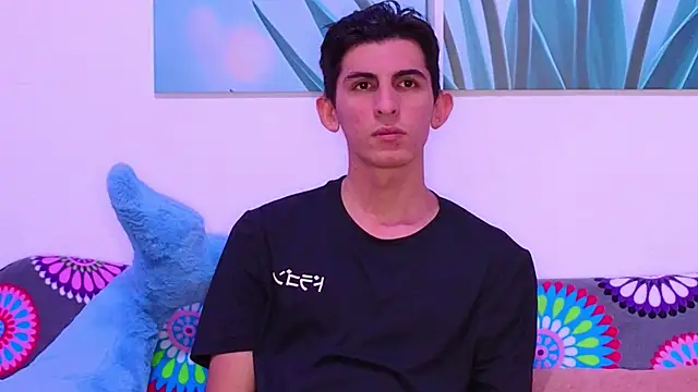 Snapshot of Ana_and_Leo chatting on 01/19/26, 02:21 Ana and Leo online show from 01/19/26, 02:21