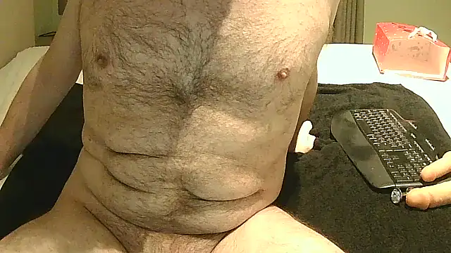 Snapshot of littlehairyman chatting on 03/03/25, 01:38 littlehairyman online show from 03/03/25, 01:38