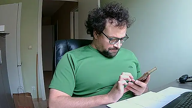 littlehairyman online show from 11/06/25, 07:56