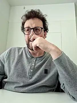 Snapshot of littlehairyman chatting on 03/06/25, 08:41 littlehairyman online show from 03/06/25, 08:41