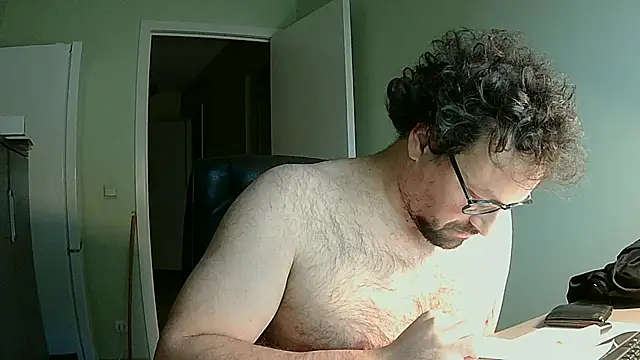 Snapshot of littlehairyman chatting on 10/06/25, 06:36 littlehairyman online show from 10/06/25, 06:36