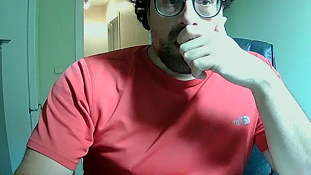 Snapshot of littlehairyman chatting on 10/18/25, 10:06 littlehairyman online show from 10/18/25, 10:06