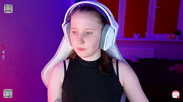 mon lola online show from 03/25/26, 05:23