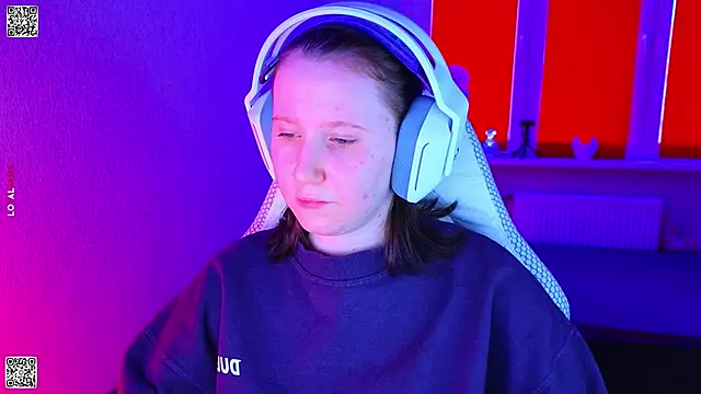 Snapshot of mon_lola chatting on 01/11/26, 10:11 mon lola online show from 01/11/26, 10:11