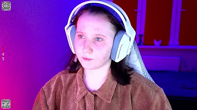 Snapshot of mon_lola chatting on 01/10/26, 03:51 mon lola online show from 01/10/26, 03:51