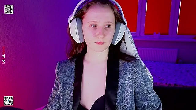 mon lola online show from 04/25/26, 04:04