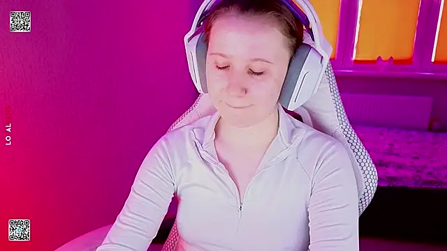 mon lola online show from 04/27/26, 10:57