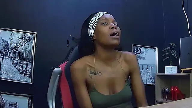 Snapshot of Ebonydivaxxx chatting on 09/16/25, 06:47 Ebonydivaxxx online show from 09/16/25, 06:47