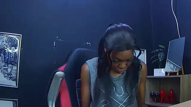 Snapshot of Ebonydivaxxx chatting on 09/26/25, 07:37 Ebonydivaxxx online show from 09/26/25, 07:37