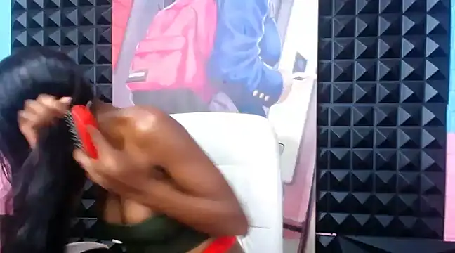 Snapshot of Ebonydivaxxx chatting on 02/19/25, 07:06 Ebonydivaxxx online show from 02/19/25, 07:06