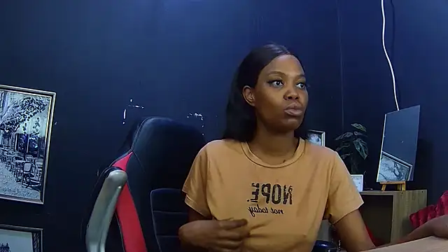 Snapshot of Ebonydivaxxx chatting on 09/18/25, 07:00 Ebonydivaxxx online show from 09/18/25, 07:00