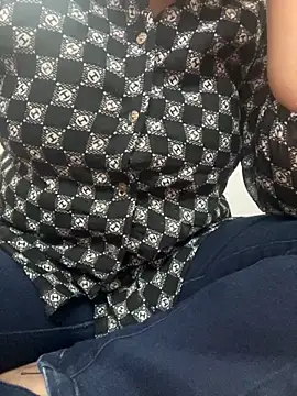 Red-Magic-25 online show from 11/22/25, 06:01