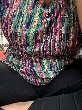 Red-Magic-25 online show from 11/28/25, 06:57