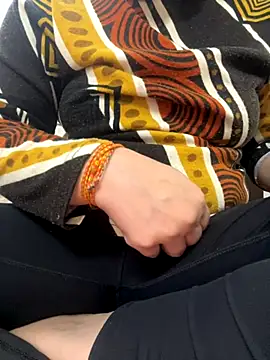 Red-Magic-25 online show from 11/23/25, 06:56