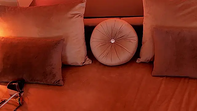 RubyLuxee online show from 03/27/26, 05:38