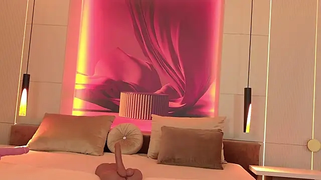 Snapshot of RubyLuxee chatting on 10/12/25, 05:09 RubyLuxee online show from 10/12/25, 05:09