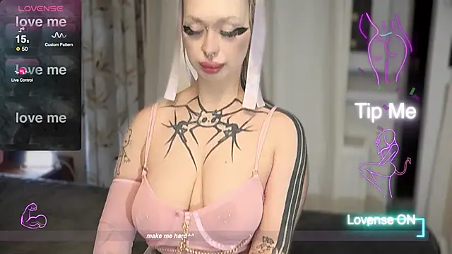 Gloryyaa online show from 04/17/26, 10:23