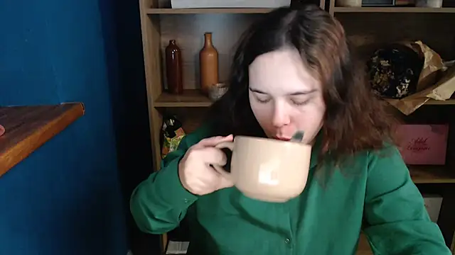 Snapshot of mini_girly chatting on 10/20/25, 11:22 mini girly online show from 10/20/25, 11:22