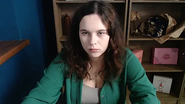 Snapshot of mini_girly chatting on 10/13/25, 12:40 mini girly online show from 10/13/25, 12:40