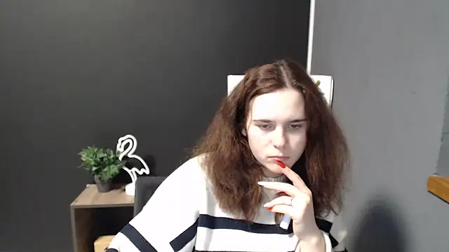 Snapshot of mini_girly chatting on 02/25/25, 03:42 mini girly online show from 02/25/25, 03:42