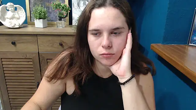 Snapshot of mini_girly chatting on 09/20/25, 06:40 mini girly online show from 09/20/25, 06:40