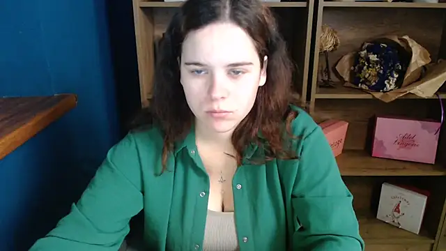 Snapshot of mini_girly chatting on 10/12/25, 10:05 mini girly online show from 10/12/25, 10:05