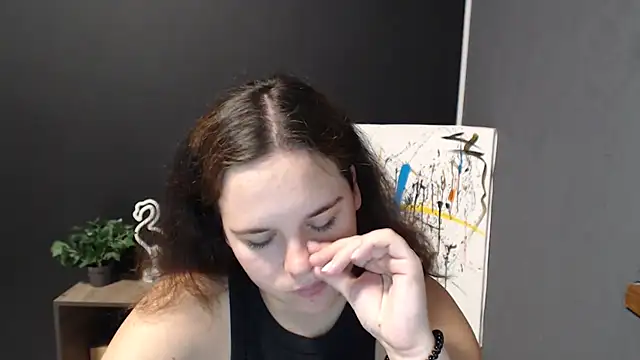 Snapshot of mini_girly chatting on 09/26/25, 01:18 mini girly online show from 09/26/25, 01:18