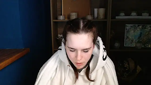 Snapshot of mini_girly chatting on 02/21/25, 10:39 mini girly online show from 02/21/25, 10:39