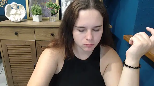 Snapshot of mini_girly chatting on 09/19/25, 07:34 mini girly online show from 09/19/25, 07:34