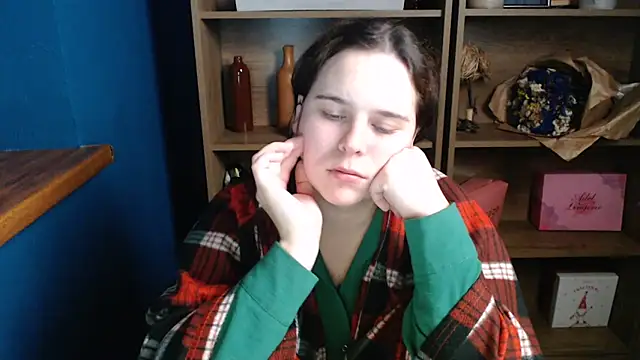 Snapshot of mini_girly chatting on 10/20/25, 11:27 mini girly online show from 10/20/25, 11:27