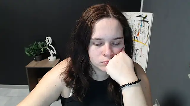 Snapshot of mini_girly chatting on 10/30/25, 02:36 mini girly online show from 10/30/25, 02:36