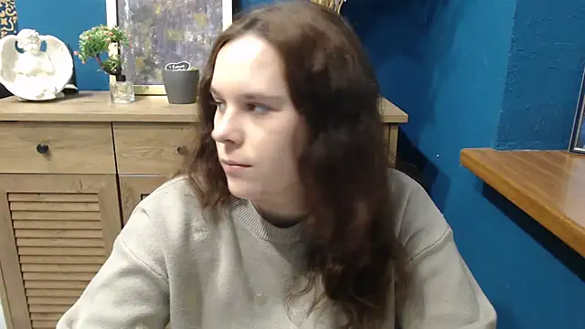 Snapshot of mini_girly chatting on 12/19/25, 01:02 mini girly online show from 12/19/25, 01:02