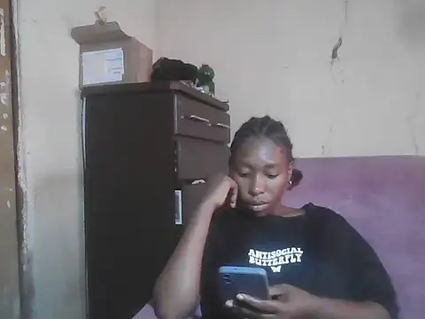 Snapshot of Hotdaily04 chatting on 09/27/25, 07:36 Hotdaily04 online show from 09/27/25, 07:36