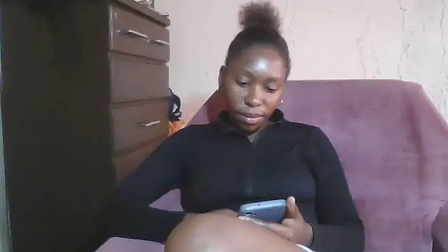 Snapshot of Hotdaily04 chatting on 09/24/25, 07:26 Hotdaily04 online show from 09/24/25, 07:26