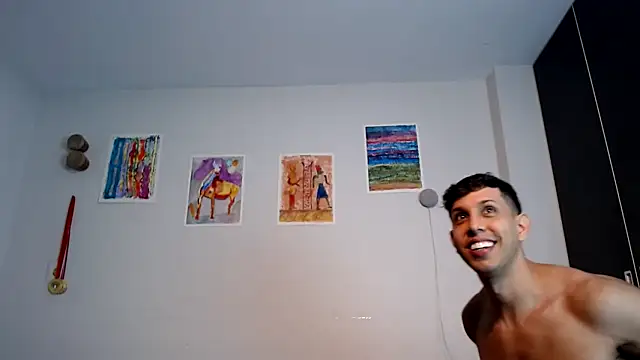 HOTLATINO2025 online show from 10/15/25, 04:26