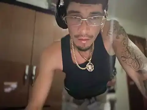 Snapshot of badboy366 chatting on 02/17/26, 07:27 badboy366 online show from 02/17/26, 07:27