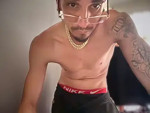 Snapshot of badboy366 chatting on 02/06/26, 08:38 badboy366 online show from 02/06/26, 08:38