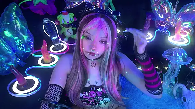 LaytonBox online show from 04/13/26, 12:42