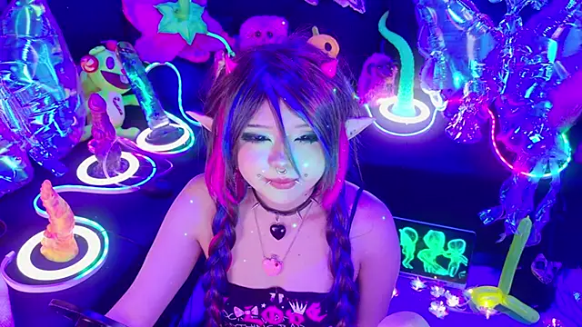 LaytonBox online show from 02/06/26, 02:24