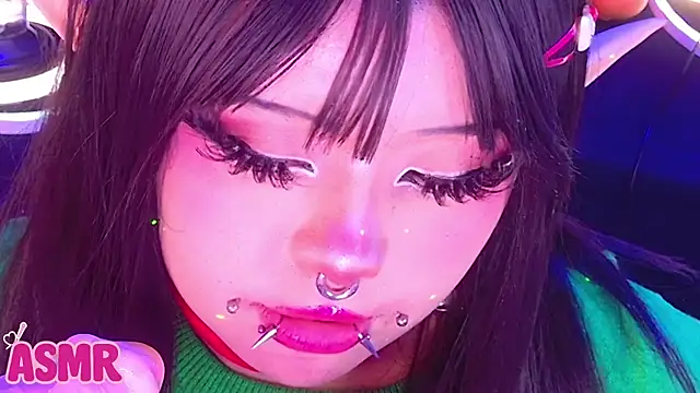 LaytonBox online show from 12/19/25, 03:25