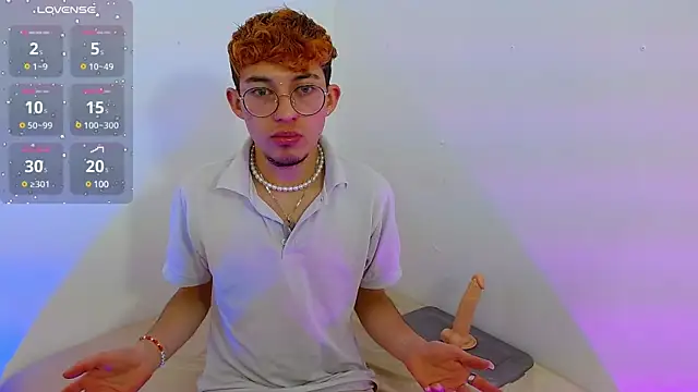 Snapshot of Axel_tay chatting on 03/23/25, 03:32 Axel tay online show from 03/23/25, 03:32