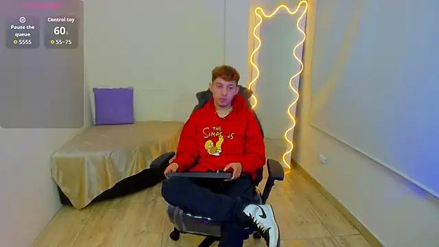 Snapshot of Axel_tay chatting on 10/28/25, 03:40 Axel tay online show from 10/28/25, 03:40