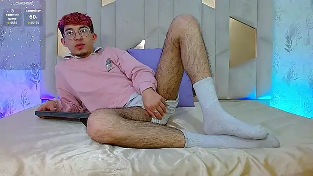 Snapshot of Axel_tay chatting on 09/15/25, 03:29 Axel tay online show from 09/15/25, 03:29