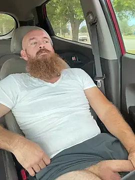 Snapshot of 32XRedBeard chatting on 02/16/25, 12:43 32XRedBeard online show from 02/16/25, 12:43