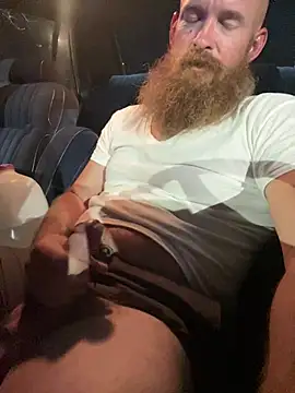 Snapshot of 32XRedBeard chatting on 03/13/25, 01:54 32XRedBeard online show from 03/13/25, 01:54