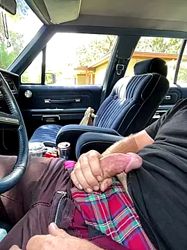 Snapshot of 32XRedBeard chatting on 09/13/25, 03:34 32XRedBeard online show from 09/13/25, 03:34