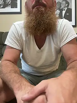Snapshot of 32XRedBeard chatting on 06/27/26, 10:27 32XRedBeard online show from 06/27/26, 10:27